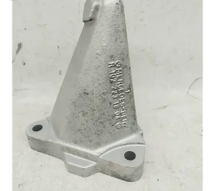 Mercedes-Benz 190 W201 Engine mounting bracket 1022231804 A1022231804 R1022231804