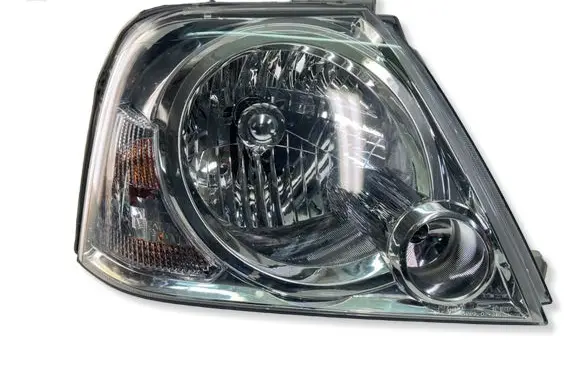 Suzuki Grand Vitara II Headlight/headlamp 083181106R 083181106 082181128R