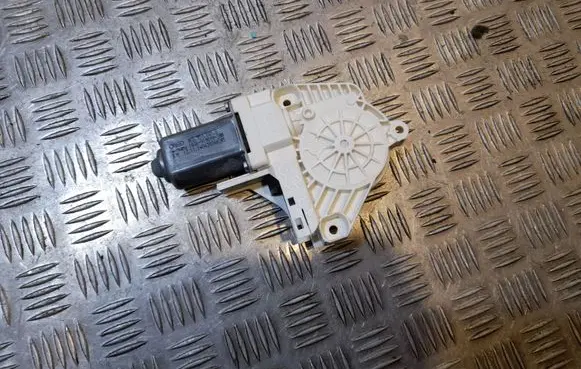 Audi Q3 8U Front door window regulator motor 8K0959801B