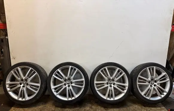 Jaguar XF X250 R20 alloy rim 8W8M1007AA