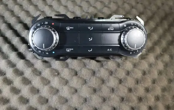 Mercedes-Benz B W246 W242 Climate control unit 2469002208
