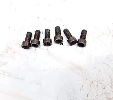 Volkswagen Golf V Nuts/bolts 