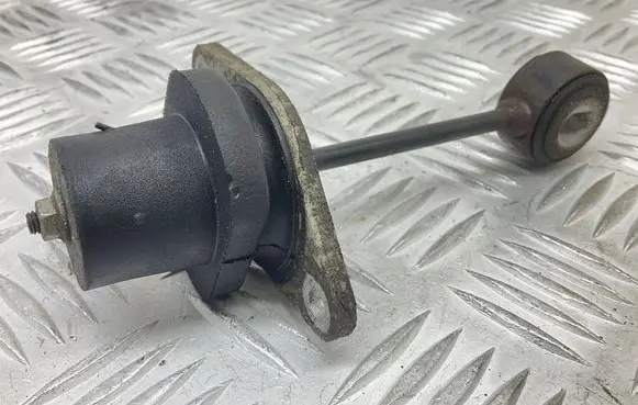 Engine mount bracket