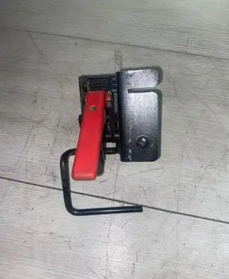Citroen Berlingo Engine bonnet (hood) release handle
