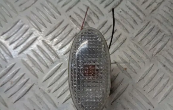 Mazda 2 Front fender indicator light