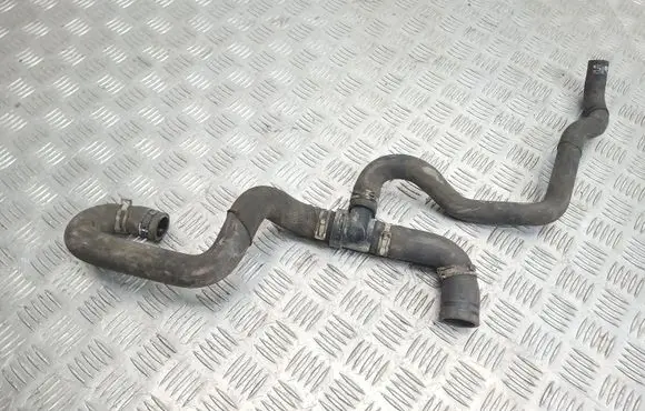 Land Rover Discovery 3 - LR3 Engine coolant pipe/hose