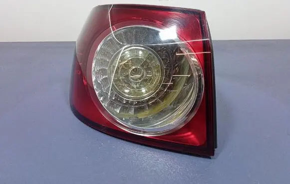 Volkswagen Golf Plus Rear/tail lights 5M0945095N
