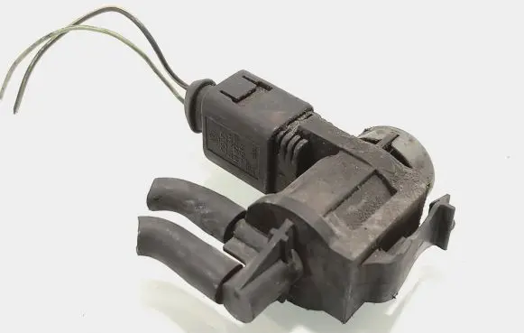 Volkswagen II LT Turbo solenoid valve 1J0906283C