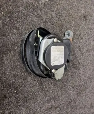 Skoda Octavia Mk2 (1Z) Front seatbelt 1Z0857701B