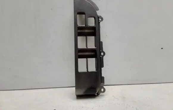Nissan X-Trail T30 Front door window switch trim 80961
