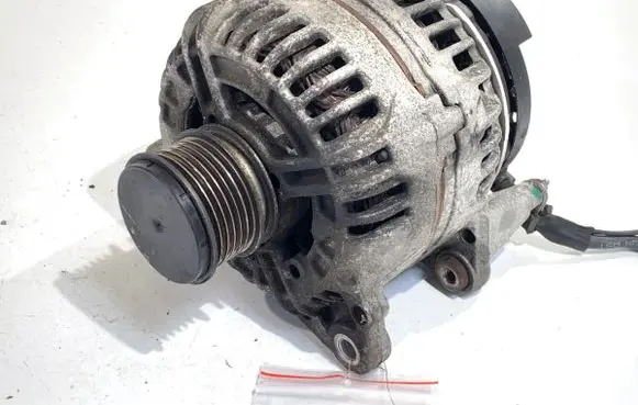Volkswagen Golf VI Generator/alternator 06F903023F
