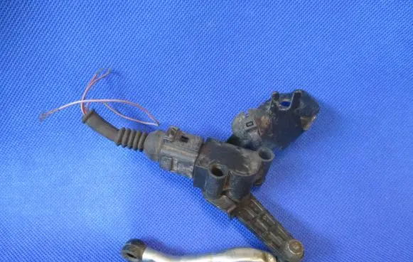 Audi A4 S4 B8 8K Rear air suspension level height sensor 1T0907503A