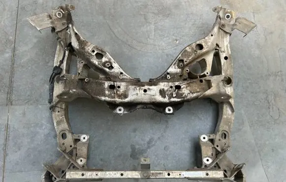 BMW 5 F10 F11 Front subframe 6796693 VT6N54LL 560290905