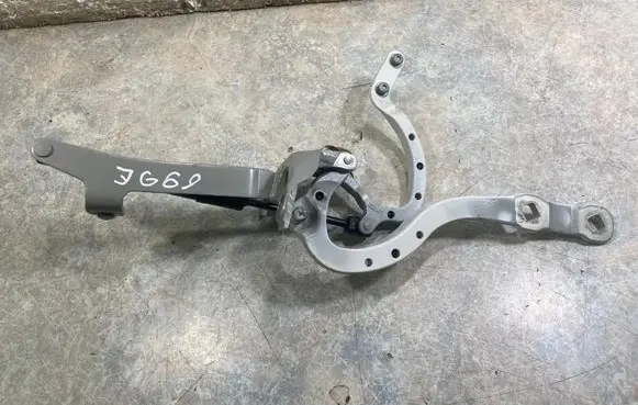 BMW 5 G30 G31 Tailgate/trunk/boot hinge 7390413