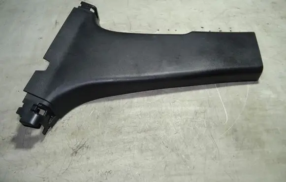 (B) pillar trim (bottom)