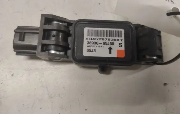 Suzuki Grand Vitara II Airbag deployment crash/impact sensor 3893065J30