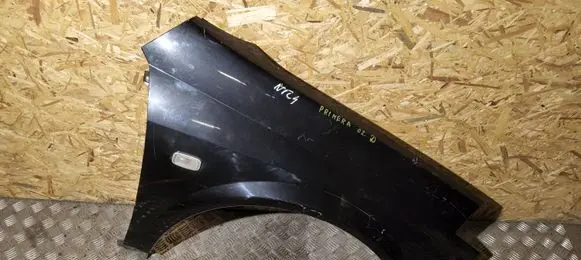 Nissan Primera Fender