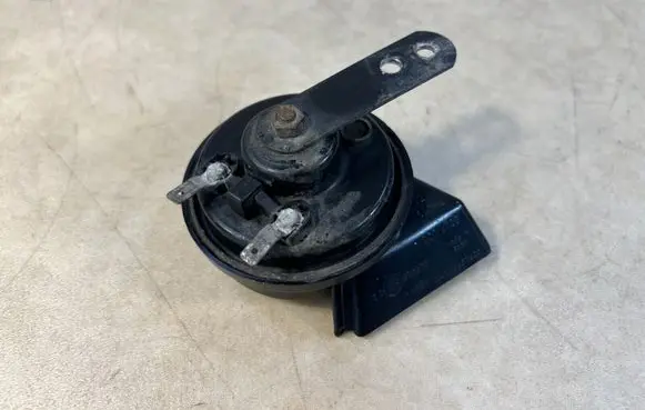 Mercedes-Benz G W461 W463 1st Gen Horn signal A 004 542 77 20