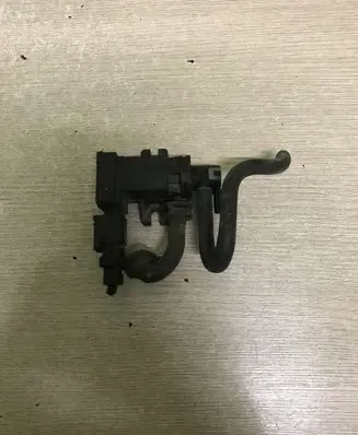 Peugeot 208 Turbo solenoid valve 9810400480