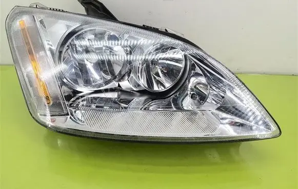 Ford C-MAX I Headlight/headlamp 20A477R
