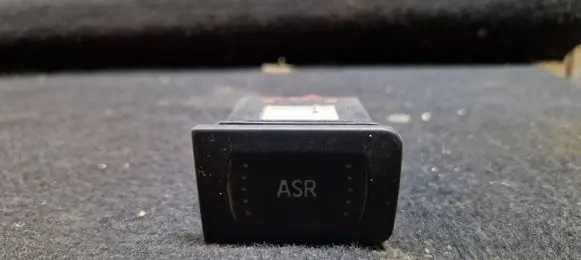 Traction control (ASR) switch