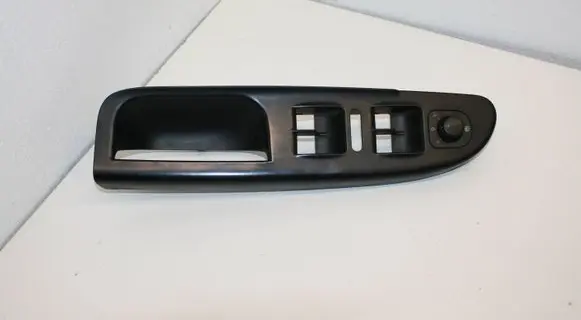 Volkswagen PASSAT B6 Front door window switch trim 3C1867171B