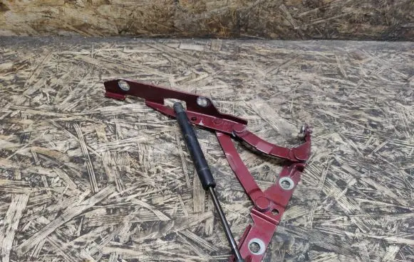 Jaguar XK8 - XKR Tailgate/trunk/boot hinge
