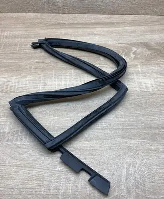Mercedes-Benz A W168 Rubber seal front door window/glass 1687250166 418120