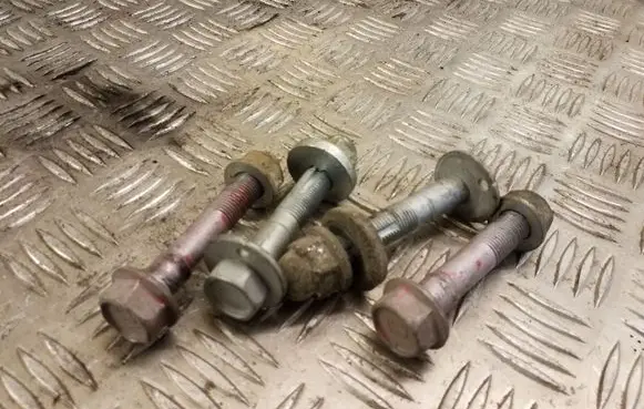 Nissan X-Trail T32 Rear suspension camber bolt 
