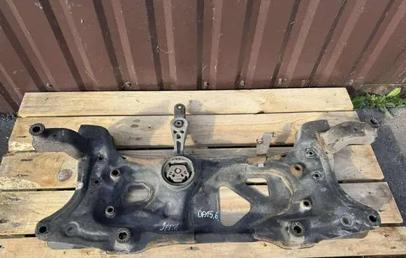 Volkswagen Jetta VI Front subframe 5C0199369E