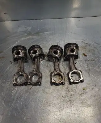 Opel Meriva A Piston with connecting rod