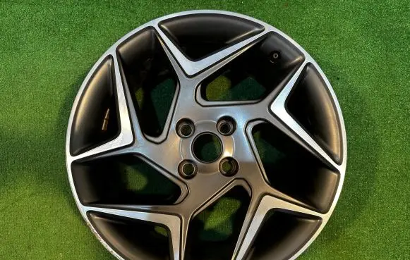 Ford Fiesta R18 alloy rim 