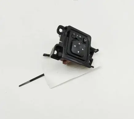 Mitsubishi L200 Wing mirror switch MR951187