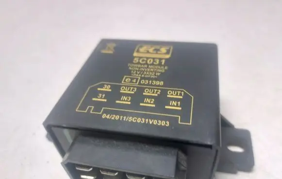 Audi A4 S4 B6 8E 8H Tow bar trailer control unit/module E4031398