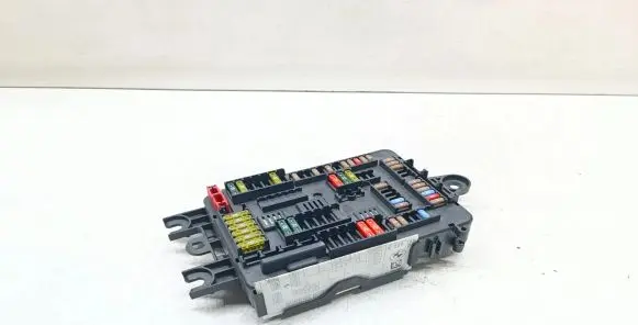 BMW 1 F20 F21 Fuse module 9228158