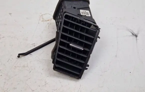 Hyundai i40 Dashboard side air vent grill/cover trim U09E78