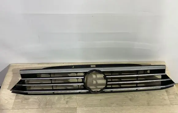 Volkswagen PASSAT B8 Front bumper upper radiator grill 3G0853651