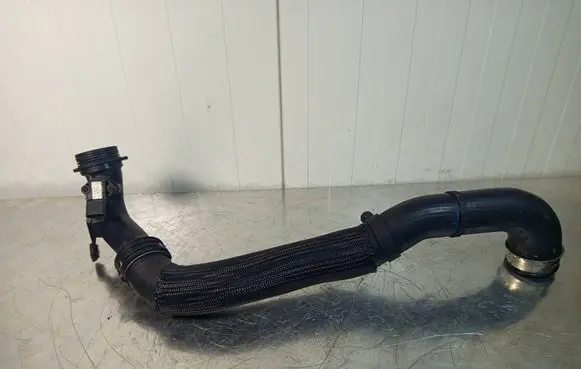 Volkswagen Touareg I Intercooler hose/pipe 7L6145980C