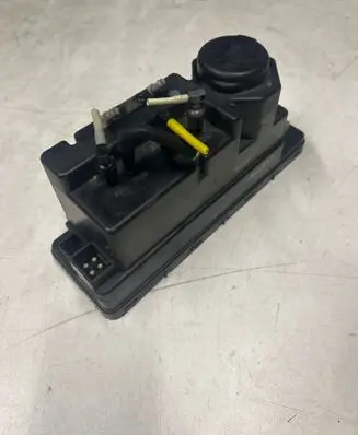 Mercedes-Benz E W210 Central locking vacuum pump 2108000648