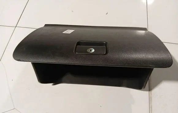 Toyota Corolla Verso AR10 Glove box 555510F010 55551-0F010