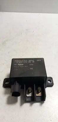 Mercedes-Benz E W211 Hazard warning light relay A0025423819 0025423819
