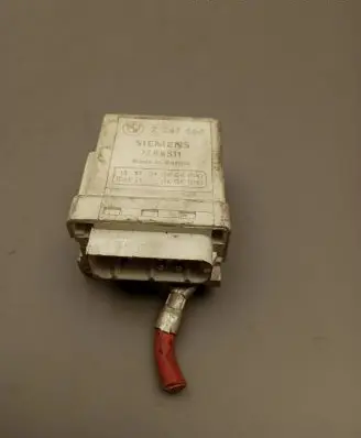 BMW 5 E39 Glow plug pre-heat relay 2247664 72RB511