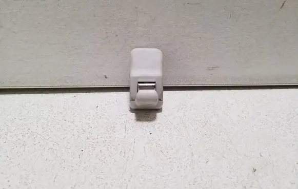Sun visor clip/hook/bracket