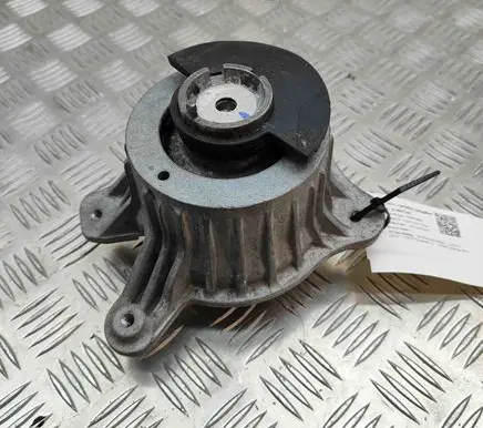 Mercedes-Benz E W213 Engine mount bracket A2132400500