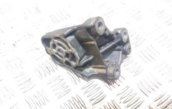 Volvo XC90 Engine mounting bracket 8534123