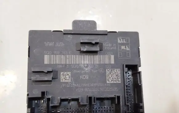 Skoda Superb B8 (3V) Door control unit/module 5Q0959393B