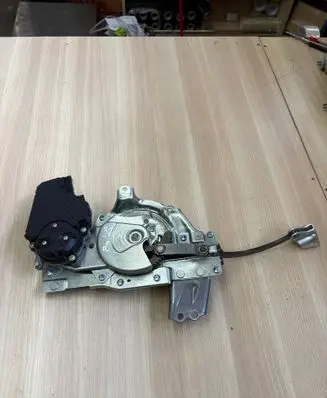 Lexus RX 450H Tailgate/trunk/boot lift motor 42711010213