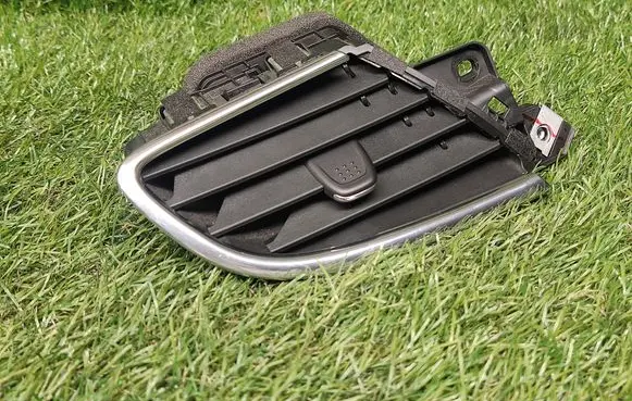 Buick Encore I Dashboard side air vent grill/cover trim 42570817