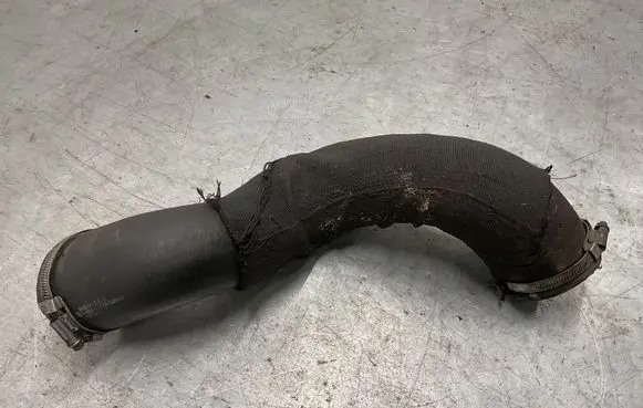 Mercedes-Benz C W204 Intercooler hose/pipe A2045283182