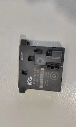 Mercedes-Benz E W211 Door control unit/module 2118201526 030207F